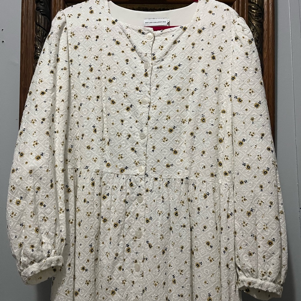 Veiled Collection Dress - Picture 2 of 6